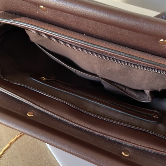 Handbag Plus a Second Piece - Picture 7 of 9